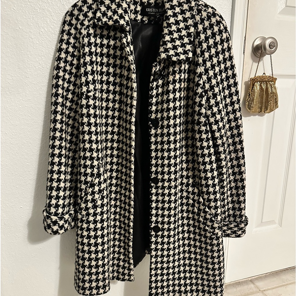 Black and white hounds tooth wool coat